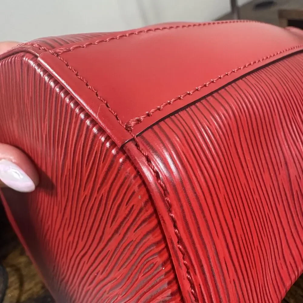 Louis Vuitton Vintage Bucket Crossbody Bag Womens Small Red Epi Leather France